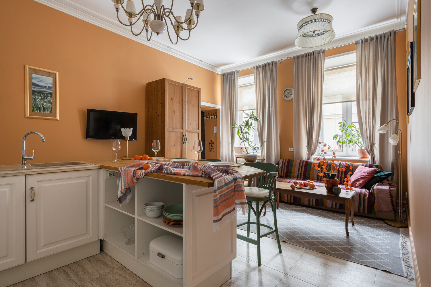 Концепция проекта — дать новую жизнь старым вещам и максимально сократить бюджет. Концепция проекта — дать новую жизнь старым вещам и максимально сократить бюджет.