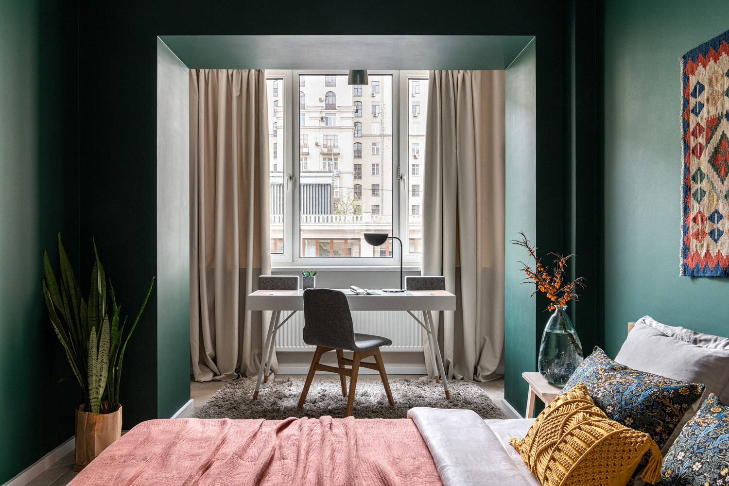 Фотография: Спальня в стиле Современный, Эклектика, Квартира, Проект недели, Москва, Кирпичный дом, 2 комнаты, 60-90 метров, Петр Григораш – фото на INMYROOM Фотография: Спальня в стиле Современный, Эклектика, Квартира, Проект недели, Москва, Кирпичный дом, 2 комнаты, 60-90 метров, Петр Григораш – фото на INMYROOM