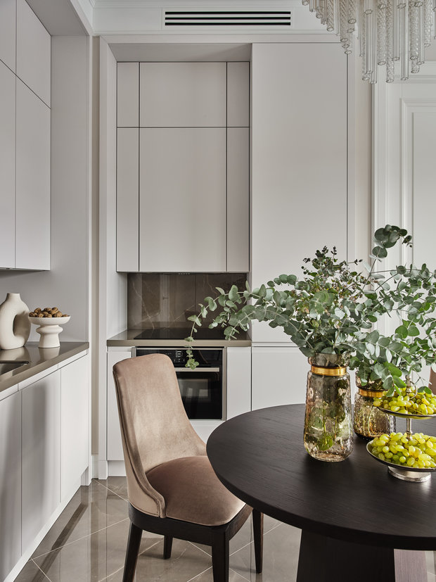 Фотография: Кухня и столовая в стиле Классический, Современный, Квартира, Проект недели, Москва, Лидия Большакова, NW-Interior, 3 комнаты, 60-90 метров – фото на INMYROOM
