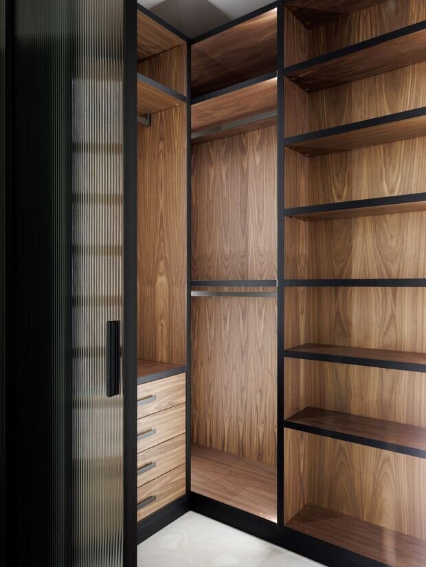 Фотография: Гардеробная в стиле Классический, Современный, Квартира, Проект дня, Санкт-Петербург, 3 комнаты, Более 90 метров, Елена Лебедева – фото на INMYROOM