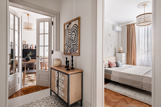 Фотография: Прихожая в стиле Современный, Квартира, Проект дня, Москва, Сталинка, 2 комнаты, 40-60 метров, Патриаршие пруды, винтаж/ретро, Рамиля Шагиева, Эмиль Шагиев – фото на INMYROOM