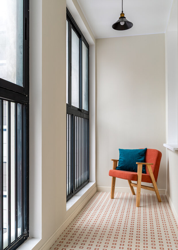 Фотография: Балкон в стиле Современный, Малогабаритная квартира, Квартира, Студия, Проект дня, Москва, до 40 метров, малогабаритки, современный с элементами ретро, фото интерьера, дизайн интерьера фото, Светлана Немцова – фото на INMYROOM