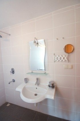 Фотография: Ванная в стиле Современный, Стиль жизни, Советы, Париж, Airbnb – фото на INMYROOM