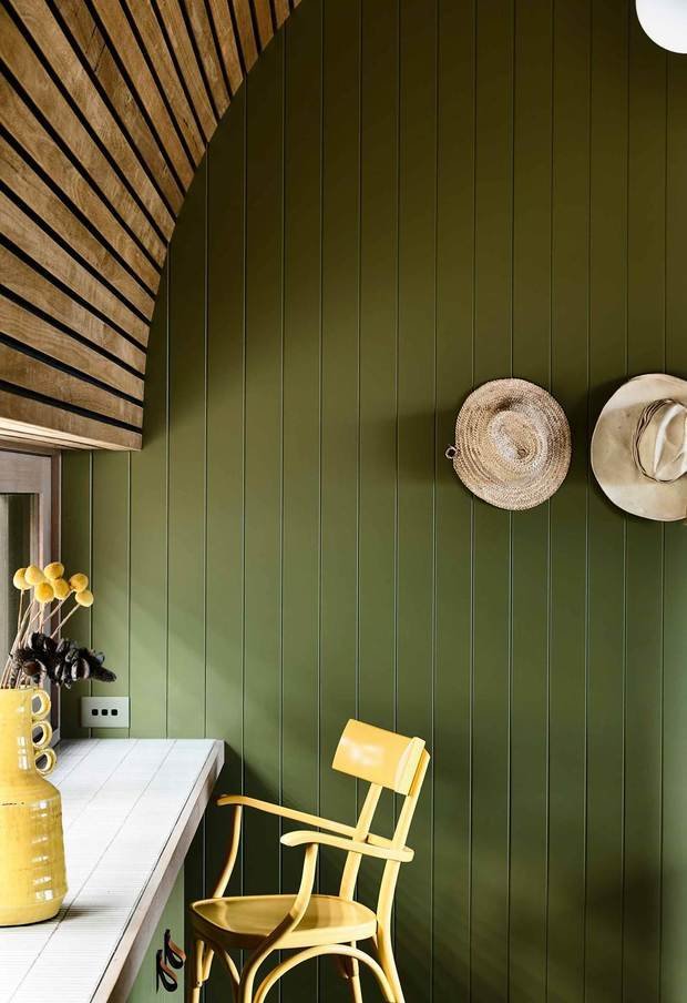 Фотография: Кухня и столовая в стиле Прованс и Кантри, Минимализм, Зеленый, Коричневый, Эко, Дом и дача – фото на INMYROOM