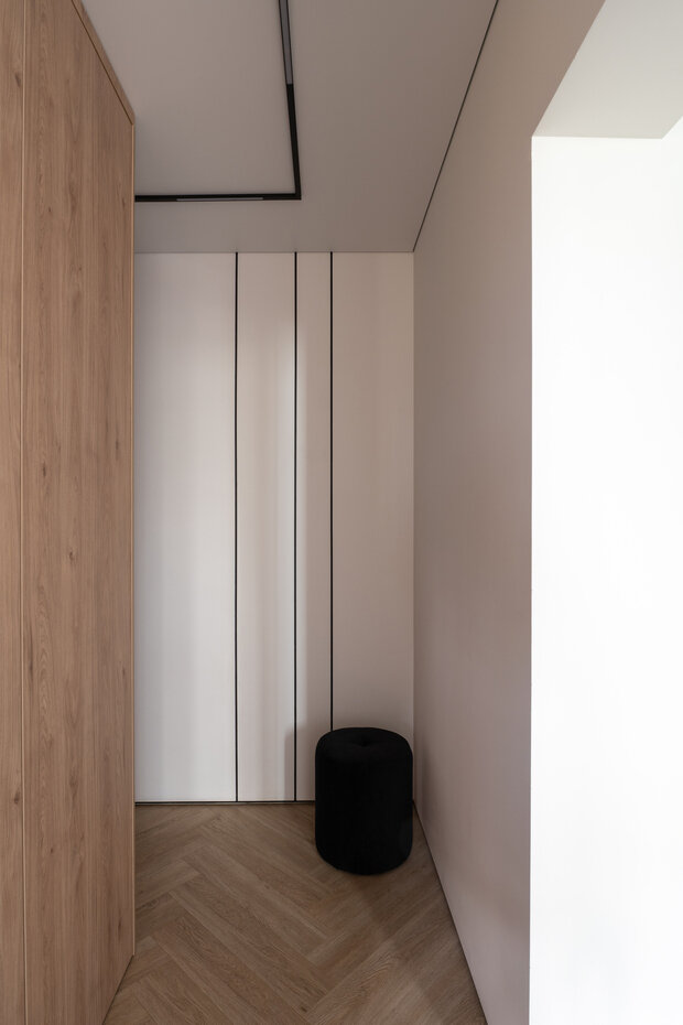 Фотография: Прихожая в стиле Современный, Минимализм, Малогабаритная квартира, Квартира, Проект дня, Москва, П-44, Панельный дом, 1 комната, до 40 метров, современный с элементами минимализма – фото на INMYROOM