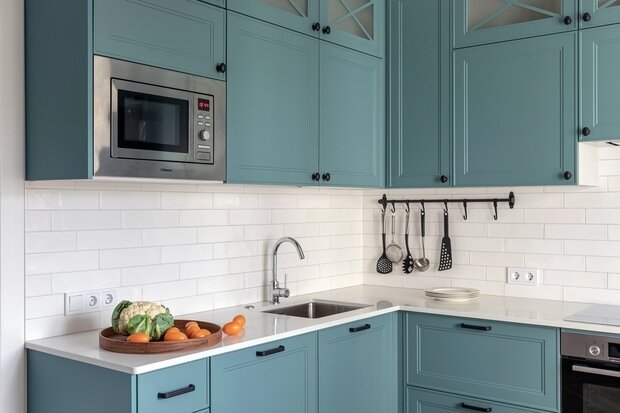 Фотография: Кухня и столовая в стиле Скандинавский, Современный, Квартира, Проект дня, Санкт-Петербург, Кирпичный дом, 3 комнаты, 60-90 метров, At Home Interiors, Анастасия Березинец – фото на INMYROOM