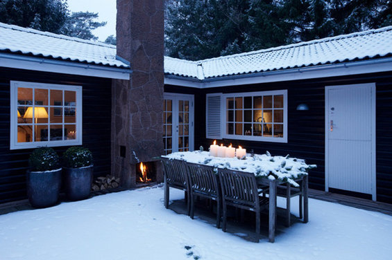 Фотография: Терраса в стиле Прованс и Кантри, Скандинавский, Декор интерьера, Дом, Праздник, Дома и квартиры, Новый Год, Дом на природе – фото на INMYROOM