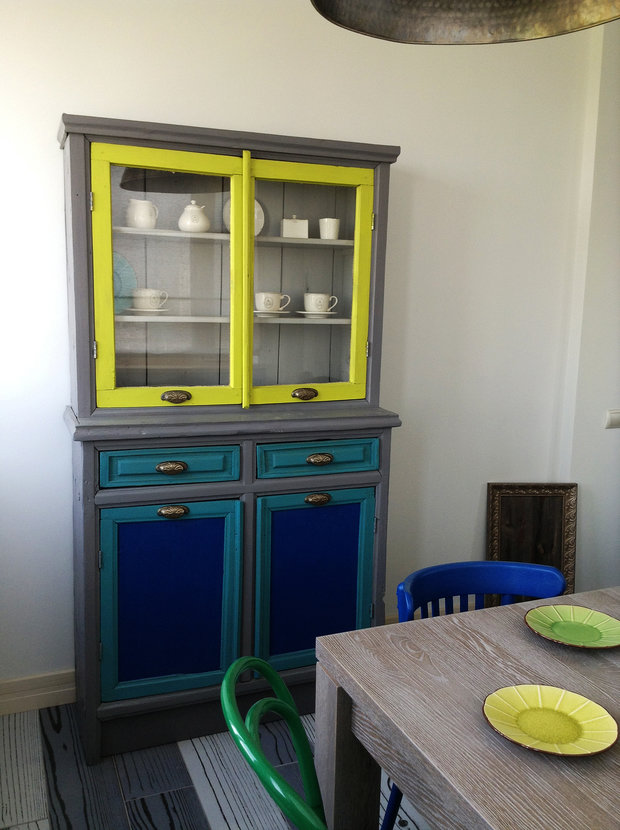 Фото из портфолио Винтажная мебель на современной кухне – фотографии дизайна интерьеров на INMYROOM