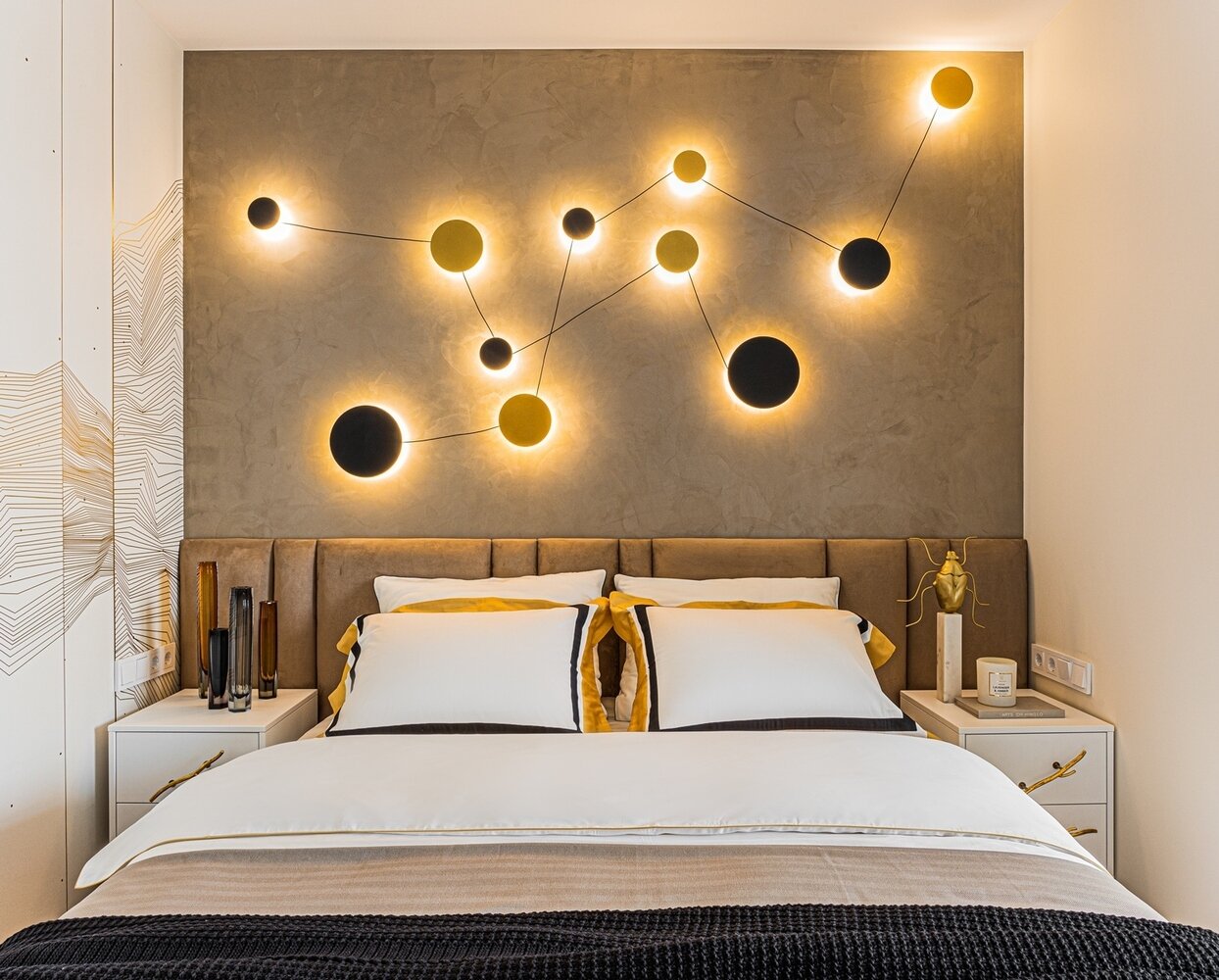 Фотография: Спальня в стиле Современный, Классический, Квартира, Студия, Проект недели, Москва, 1 комната, 40-60 метров, Александра Антонова – фото на INMYROOM Фотография: Спальня в стиле Современный, Классический, Квартира, Студия, Проект недели, Москва, 1 комната, 40-60 метров, Александра Антонова – фото на INMYROOM