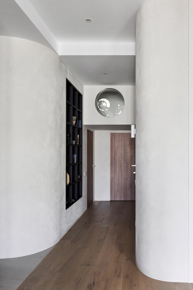 Фотография: Прихожая в стиле Современный, Квартира, Проект недели, Санкт-Петербург, 4 и больше, Более 90 метров, Николай Банников – фото на INMYROOM Фотография: Прихожая в стиле Современный, Квартира, Проект недели, Санкт-Петербург, 4 и больше, Более 90 метров, Николай Банников – фото на INMYROOM