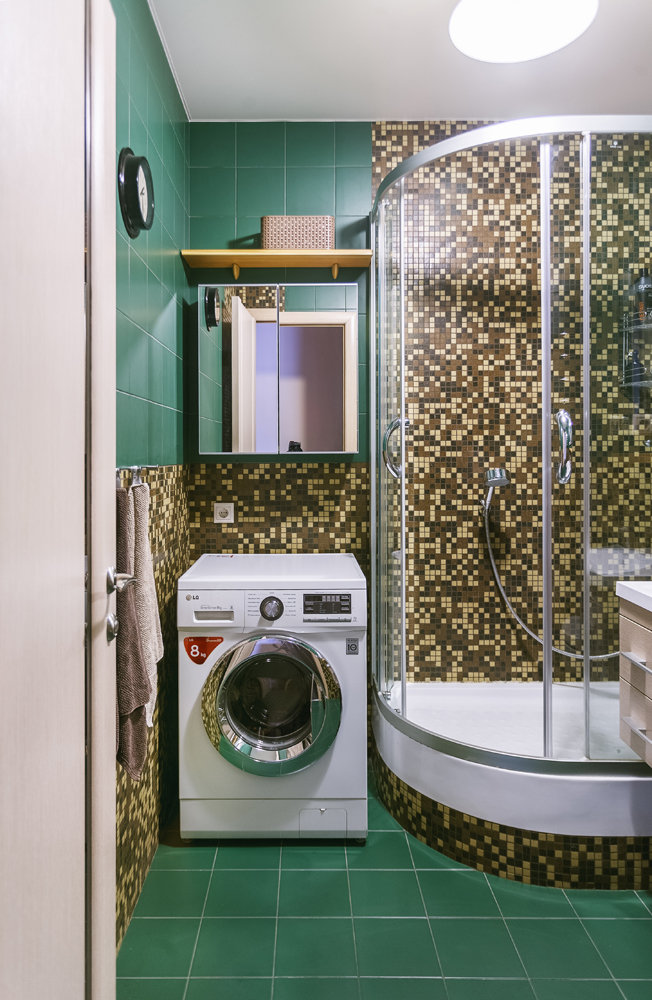 Фотография: Ванная в стиле Современный, Квартира, Россия, Проект недели, Новая Москва, Максим Ковалевский, переделка хрущевки, как обустроить двухкомнатную квартиру в хрущевки, как из типовой квартиры сделать студию, ремонт хрущевки, видео, Хрущевка – фото на INMYROOM Фотография: Ванная в стиле Современный, Квартира, Россия, Проект недели, Новая Москва, Максим Ковалевский, переделка хрущевки, как обустроить двухкомнатную квартиру в хрущевки, как из типовой квартиры сделать студию, ремонт хрущевки, видео, Хрущевка – фото на INMYROOM