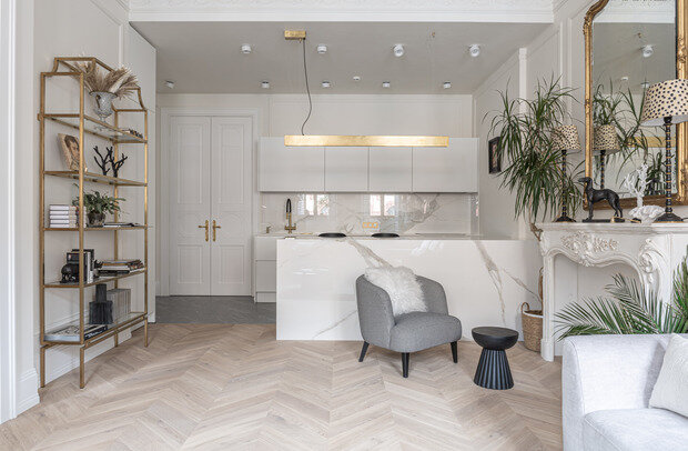 Фотография: Кухня и столовая в стиле Классический, Современный, Квартира, Проект дня, Кирпичный дом, 2 комнаты, 60-90 метров, Оксана Пастернак – фото на INMYROOM