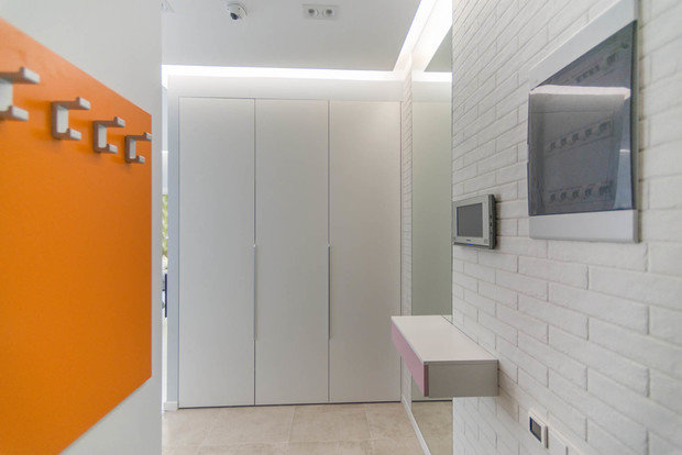 Фотография: Прихожая в стиле Современный, Квартира, Минимализм, Проект недели, Москва, Монолитный дом, 3 комнаты, 40-60 метров, Сергей Саргин, ЖК «Двинцев 14» – фото на INMYROOM