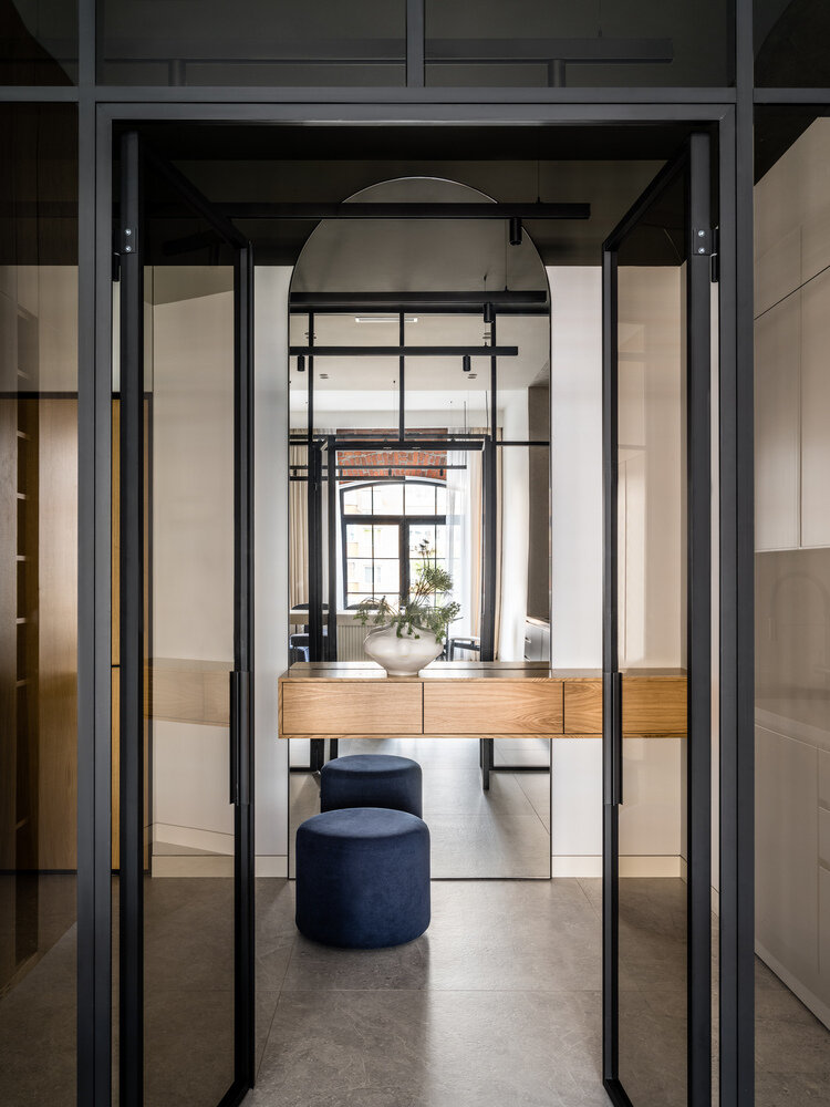 Фотография: Прихожая в стиле Современный, Лофт, Квартира, Проект недели, Москва, Кирпичный дом, 3 комнаты, Более 90 метров, Сергей Клочков, #эксклюзивныепроекты, Dinamika Architects – фото на INMYROOM Фотография: Прихожая в стиле Современный, Лофт, Квартира, Проект недели, Москва, Кирпичный дом, 3 комнаты, Более 90 метров, Сергей Клочков, #эксклюзивныепроекты, Dinamika Architects – фото на INMYROOM