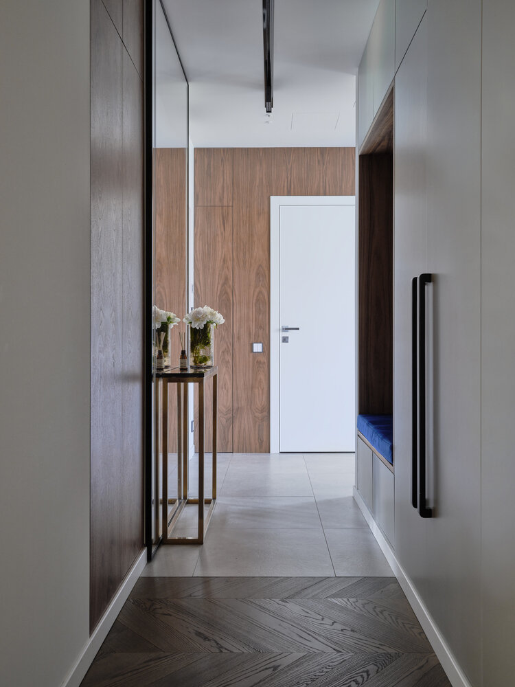 Фотография: Прихожая в стиле Современный, Квартира, Проект недели, Москва, 4 и больше, Более 90 метров, Н-Куб, Николай Николаев – фото на INMYROOM Фотография: Прихожая в стиле Современный, Квартира, Проект недели, Москва, 4 и больше, Более 90 метров, Н-Куб, Николай Николаев – фото на INMYROOM