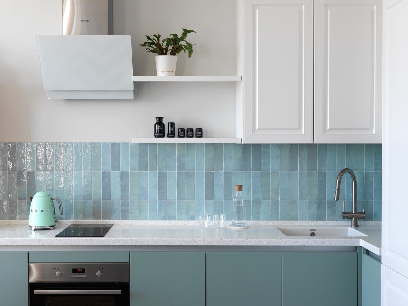 Фотография: Кухня и столовая в стиле Современный, Квартира, Проект недели, Москва, 2 комнаты, 40-60 метров, Юлия Тельнова – фото на INMYROOM Фотография: Кухня и столовая в стиле Современный, Квартира, Проект недели, Москва, 2 комнаты, 40-60 метров, Юлия Тельнова – фото на INMYROOM