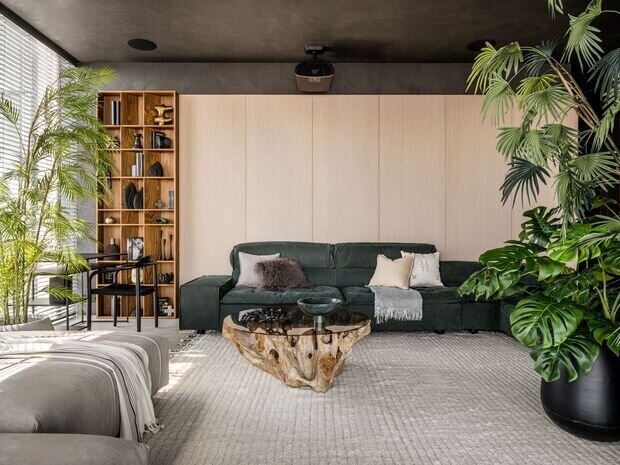 Фотография: Гостиная в стиле Лофт, Современный, Эклектика, Бохо, Квартира, Проект дня, Москва, Монолитный дом, 2 комнаты, 60-90 метров, Эксклюзивные проекты, современный/роскошный, фото интерьера, дизайн интерьера фото, тренды в дизайне 2026, тренды в дизайне интерьеров 2026 – фото на INMYROOM