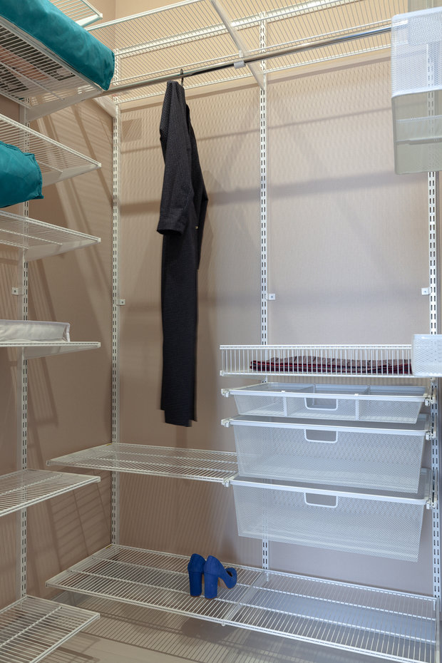 Фотография: Гардеробная в стиле Современный, Квартира, Проект недели, Москва, Монолитный дом, Надежда Требухина – фото на INMYROOM