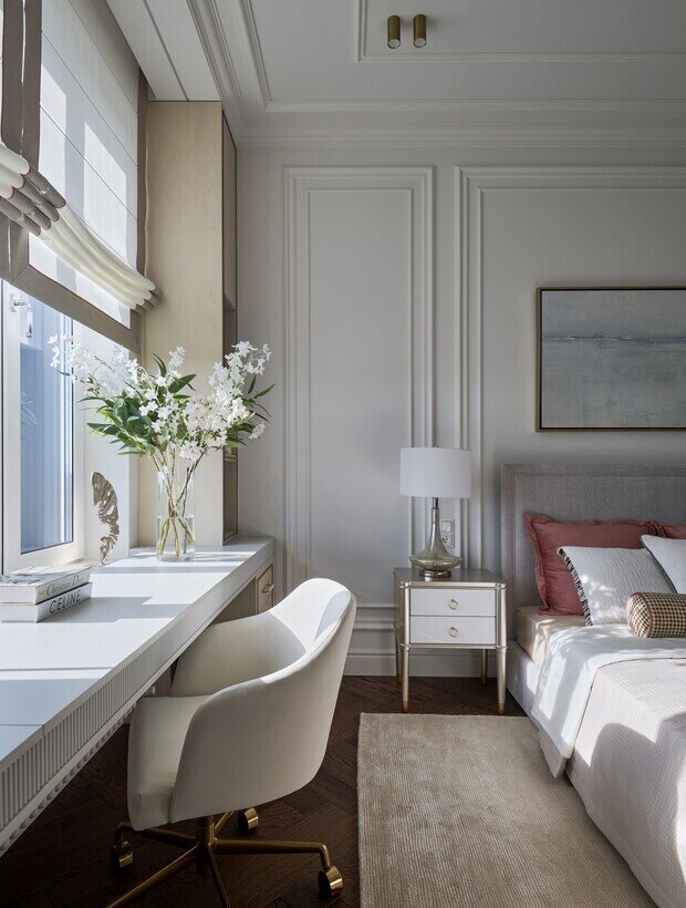 Фотография: Спальня в стиле Классический, Современный, Квартира, Проект дня, 3 комнаты, Более 90 метров, Эксклюзивные проекты, современный с элементами неоклассики, Новосибирская область, Кольцово – фото на INMYROOM