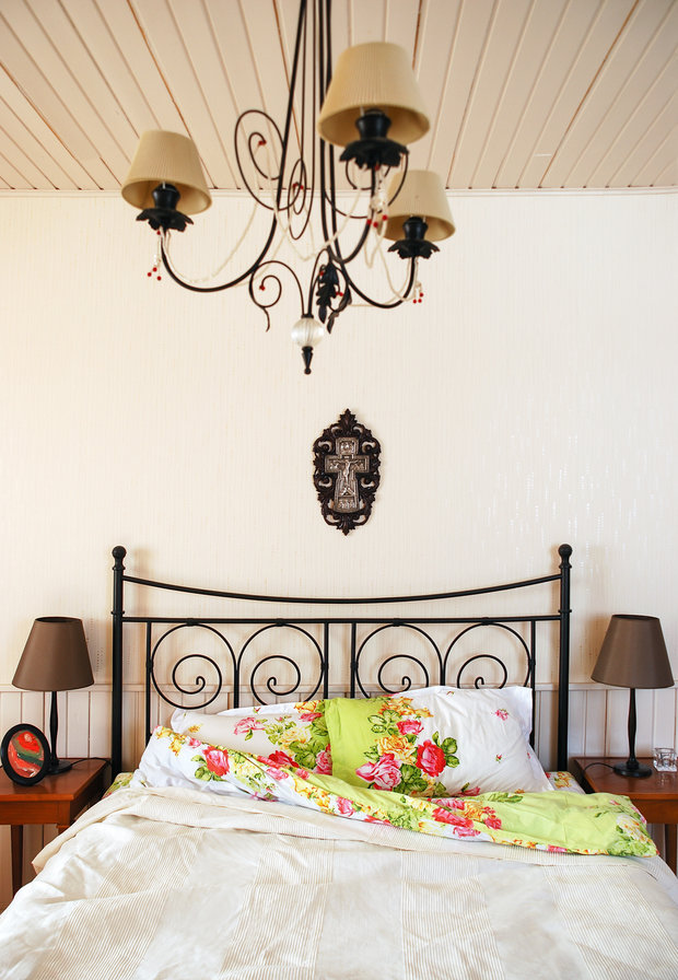 Фотография: Спальня в стиле Прованс и Кантри, Дом, Проект недели, Дача, Галина Юрьева, Дом и дача, Рязанская область, кухня-гостиная дизайн, дом из беноблоков – фото на INMYROOM