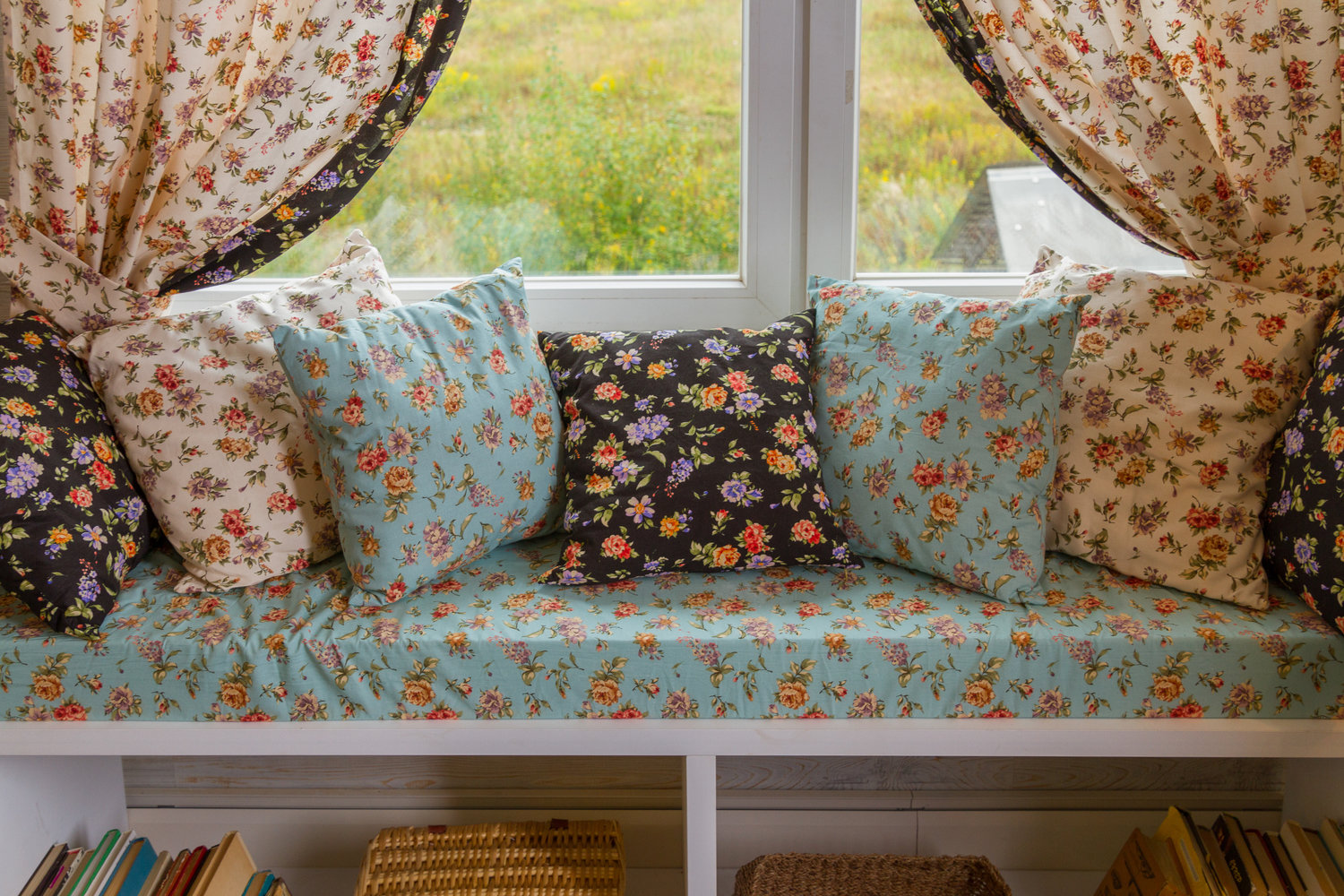 Фотография: Декор в стиле Прованс и Кантри, Спальня, Дом, Дом и дача, Новая Москва, Кирпичный дом, Надежда Носова – фото на INMYROOM Фотография: Декор в стиле Прованс и Кантри, Спальня, Дом, Дом и дача, Новая Москва, Кирпичный дом, Надежда Носова – фото на INMYROOM