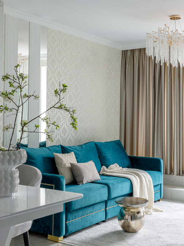 Фотография: Гостиная в стиле Классический, Современный, Эклектика, Квартира, Проект дня, 3 комнаты, 60-90 метров, Уфа, Ольга Маганова, современный с элементами классики и роскоши – фото на INMYROOM