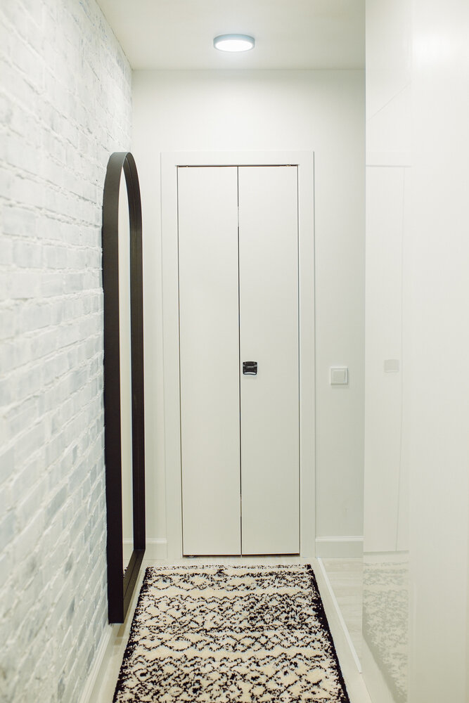 Фотография: Прихожая в стиле Лофт, Скандинавский, Малогабаритная квартира, Квартира, Проект недели, Москва, Хрущевка, Кирпичный дом, 2 комнаты, до 40 метров, Павел Фотеев – фото на INMYROOM Фотография: Прихожая в стиле Лофт, Скандинавский, Малогабаритная квартира, Квартира, Проект недели, Москва, Хрущевка, Кирпичный дом, 2 комнаты, до 40 метров, Павел Фотеев – фото на INMYROOM