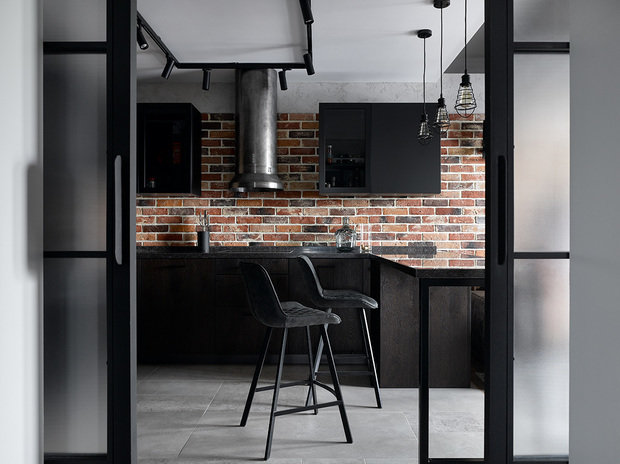 Фото из портфолио Брутальный лофт в Московской новостройке – фотографии дизайна интерьеров на INMYROOM