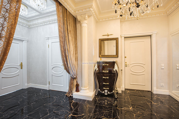 Фото из портфолио Фото реализованной прихожей в квартире от Батенькофф в классике  – фотографии дизайна интерьеров на InMyRoom.ru