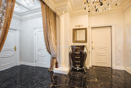 Фото реализованной прихожей в квартире от Батенькофф в классике 