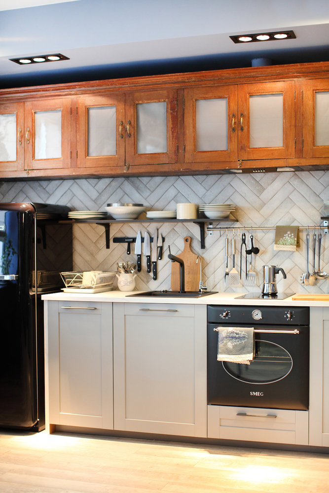 Фотография: Кухня и столовая в стиле Эклектика, Квартира, Проект недели, Санкт-Петербург, Монолитный дом, 2 комнаты, 40-60 метров, Марина Чернова, энциклопедия_мебель – фото на INMYROOM