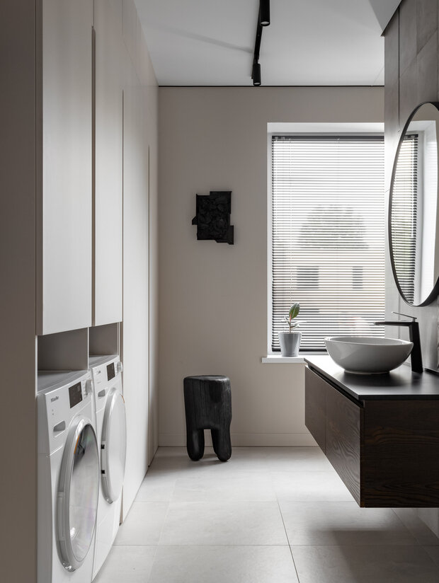 Фотография: Ванная в стиле Современный, Минимализм, Дом, Проект недели, Дом и дача, 4 и больше, Более 90 метров, Челябинская область, Денис Тарасенко, Олеся Тарасенко – фото на INMYROOM