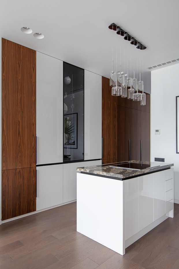 Фотография: Кухня и столовая в стиле Минимализм, Квартира, Проект недели, Москва, Филипп Киценко, 3 комнаты, Более 90 метров, ПРЕМИЯ INMYROOM – фото на INMYROOM