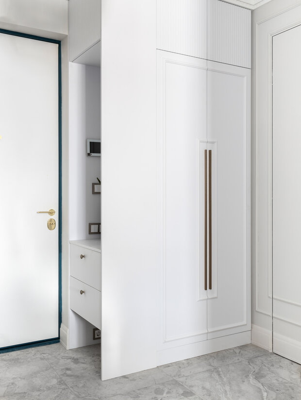 Фотография: Прихожая в стиле Классический, Современный, Квартира, Проект дня, Москва, Монолитный дом, 1 комната, 40-60 метров, Алина Мурашова – фото на INMYROOM