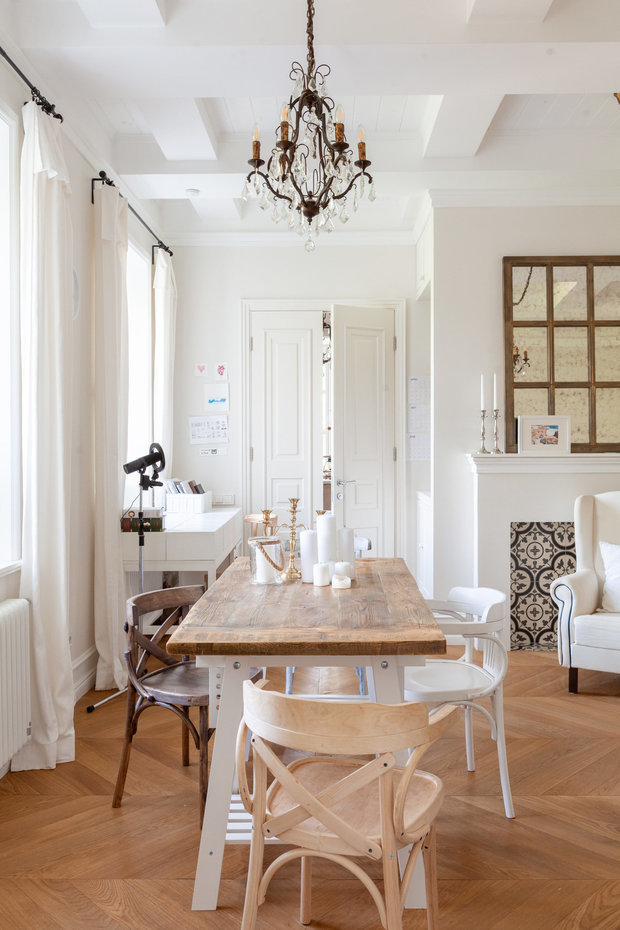 Фотография: Кухня и столовая в стиле Прованс и Кантри, Советы, как сделать интерьер уютнее, уют дома, как создать уютную атмосферу, Олеся Шляхтина, Людмила Данилевич, Анастасия Вишневская, Алиса Свистунова, Екатерина Бурдина, AMD Design – фото на INMYROOM