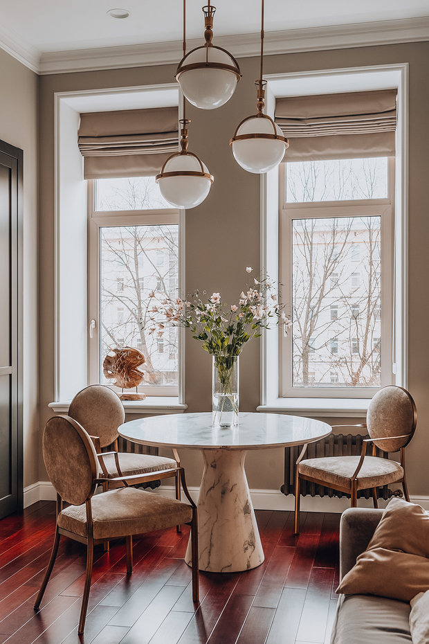 Фотография: Кухня и столовая в стиле Классический, Современный, Квартира, Проект недели, Санкт-Петербург, 3 комнаты, 60-90 метров, Наталья Комова – фото на INMYROOM