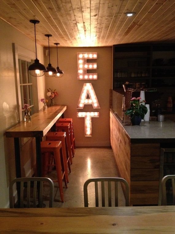 Фотография: Кухня и столовая в стиле Лофт, Декор интерьера, Мебель и свет, Прочее, Советы, Светильник, освещение – фото на INMYROOM