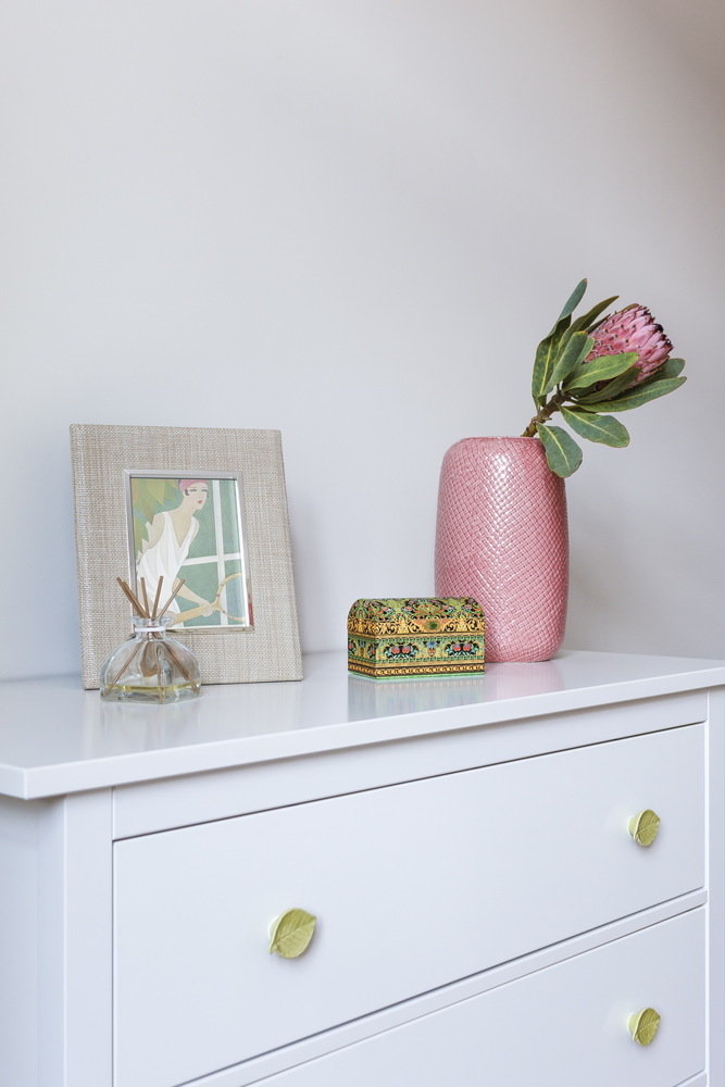 Фотография: Спальня в стиле Современный, Квартира, Проект недели, Москва, Екатерина Чистова, Сталинка, 2 комнаты, 60-90 метров – фото на INMYROOM Фотография: Спальня в стиле Современный, Квартира, Проект недели, Москва, Екатерина Чистова, Сталинка, 2 комнаты, 60-90 метров – фото на INMYROOM