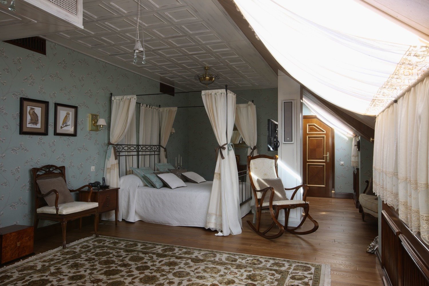 Фото из портфолио Спальня в загородном доме. Подмосковье. – фотографии дизайна интерьеров на INMYROOM Фото из портфолио Спальня в загородном доме. Подмосковье. – фотографии дизайна интерьеров на INMYROOM