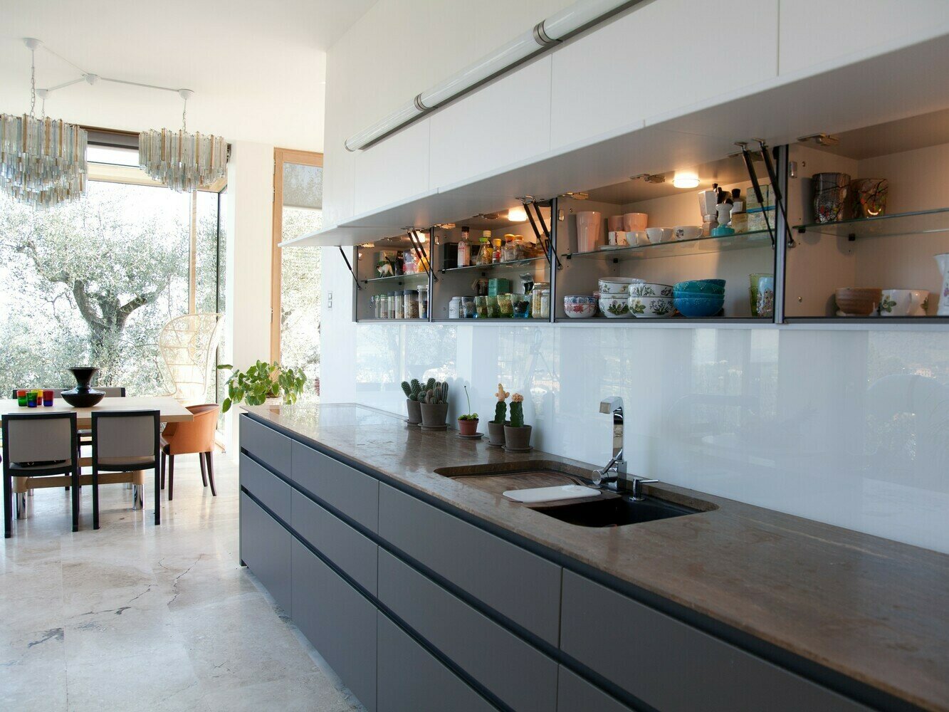 Фотография: Кухня и столовая в стиле Современный, Восточный, Эклектика, Минимализм, Вилла, Дом и дача, 4 и больше, Более 90 метров, Тоскана, Ирина Барышникова, Елена Попова – фото на INMYROOM