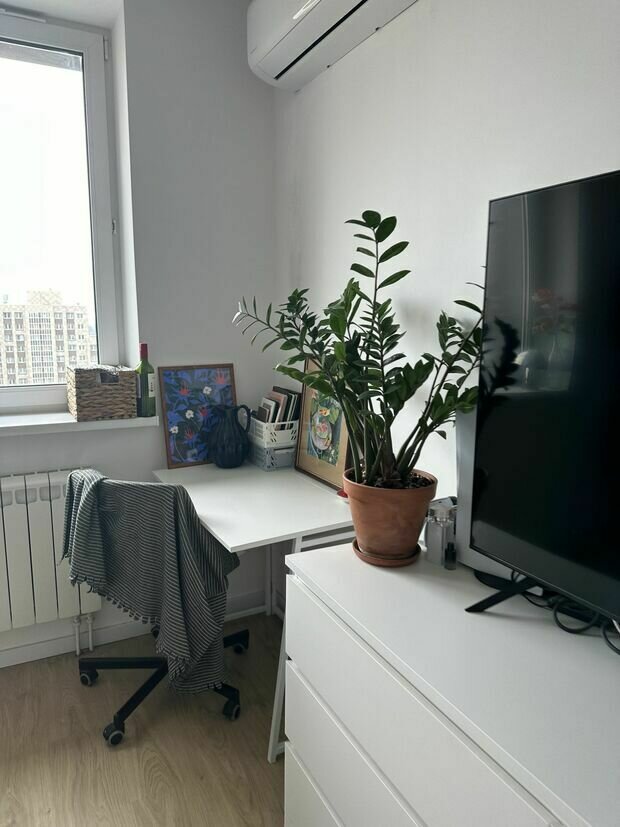 Фотография: Кабинет в стиле Скандинавский, Современный, Квартира, Москва, Ремонт на практике, 2 комнаты, 60-90 метров – фото на INMYROOM