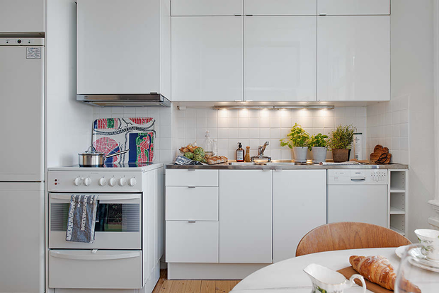 Фотография: Кухня и столовая в стиле Скандинавский, Малогабаритная квартира, Квартира, Дома и квартиры – фото на INMYROOM