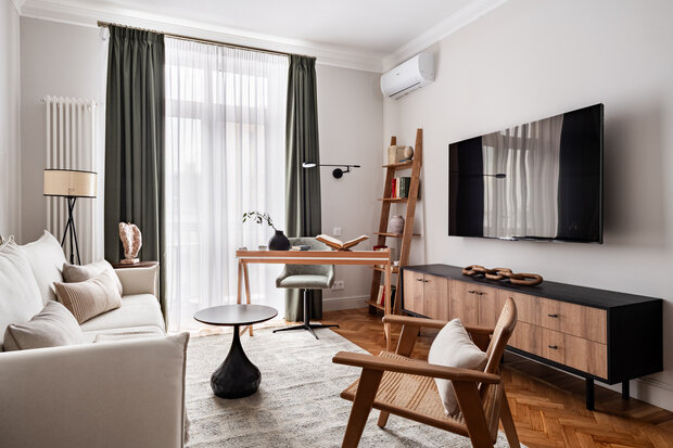 Фотография: Гостиная в стиле Современный, Квартира, Проект дня, Москва, Сталинка, 2 комнаты, 40-60 метров, Патриаршие пруды, винтаж/ретро, Рамиля Шагиева, Эмиль Шагиев – фото на INMYROOM