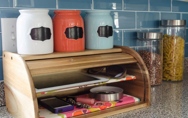 Фотография: Ванная в стиле Скандинавский, Малогабаритная квартира, Советы, лайфхаки, хранение вещей, организация хранения – фото на INMYROOM