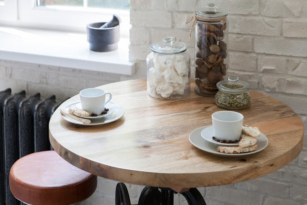 Фотография: Кухня и столовая в стиле Лофт, Эклектика, Малогабаритная квартира – фото на INMYROOM