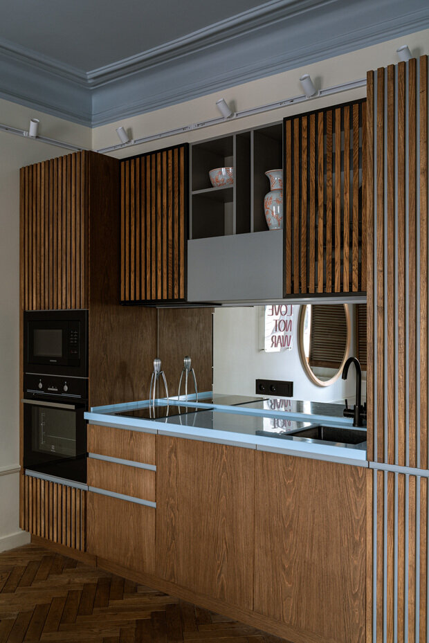 Фотография: Кухня и столовая в стиле Современный, Квартира, Проект дня, Сталинка, 3 комнаты, 40-60 метров, фото интерьера, дизайн интерьера фото, эклектика с элементами винтажа – фото на INMYROOM