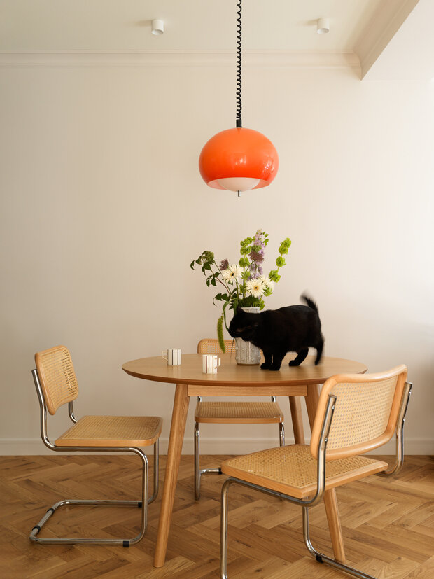 Фотография: Кухня и столовая в стиле Скандинавский, Современный, Эклектика, Квартира, Проект дня, 3 комнаты, 60-90 метров, Анастасия Заркуа, Санкт-Петербруг, фото интерьера, дизайн интерьера фото – фото на INMYROOM