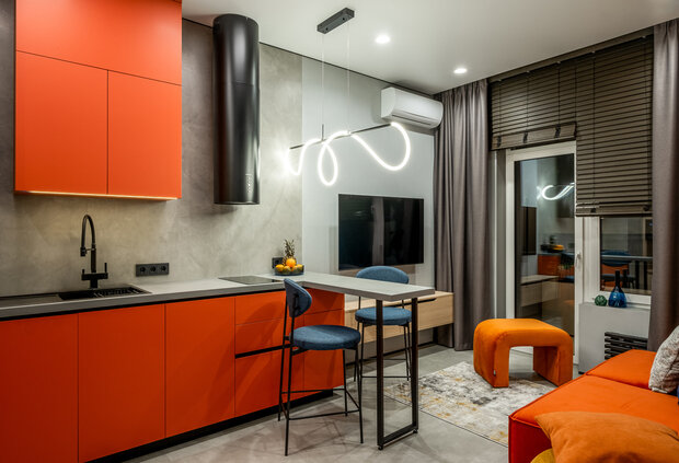 Фотография: Кухня и столовая в стиле Современный, Квартира, Проект дня, Москва, 2 комнаты, 60-90 метров, современный с элементами минимализма и арт-деко, Маргарита Макурина – фото на INMYROOM