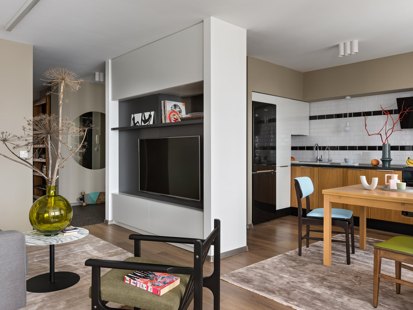 Фотография: Кухня и столовая в стиле Современный, Квартира, Проект недели, Минск, 2 комнаты, 40-60 метров, Татьяна Манцевич – фото на INMYROOM Фотография: Кухня и столовая в стиле Современный, Квартира, Проект недели, Минск, 2 комнаты, 40-60 метров, Татьяна Манцевич – фото на INMYROOM