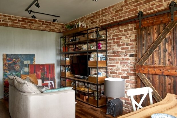 Фотография: Гостиная в стиле Лофт, Квартира, Проект недели, Москва, Оксана Цымбалова, Кирпичный дом, 2 комнаты, 40-60 метров – фото на INMYROOM